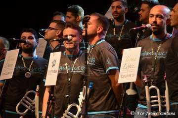 Acto de presentación de la murga teldense Los Nietos de Sarymanchez en el Teatro Víctor Jara de Vecindario (Foto Francisco Javier Santana)